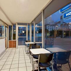 Отель Travelodge Hollywood-Vermont/Sunset Лос-Анджелес балкон