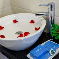 Отель Hanoi Genial Hotel Вьетнам, Ханой - отзывы, цены и фото номеров - забронировать отель Hanoi Genial Hotel онлайн ванная фото 2