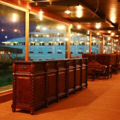 Vintage Luxury Yacht Hotel гостиничный бар