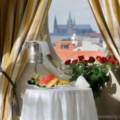 Mamaison Hotel Riverside Prague в номере