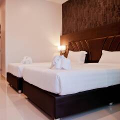 Отель 101 Holiday Suites На Чом Тхиан комната для гостей фото 2