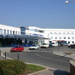Отель Ramada Airport Hotel Prague Чехия, Прага - 2 отзыва об отеле, цены и фото номеров - забронировать отель Ramada Airport Hotel Prague онлайн парковка