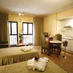 Отель Quo Eraso Aparthotel комната для гостей