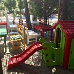 The Garden Beach Hostel Голем детские мероприятия фото 2
