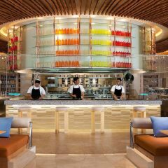 Отель Renaissance Phuket Resort & Spa гостиничный бар