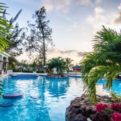 Отель Jewel Paradise Cove Adult Beach Resort & Spa бассейн