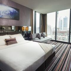 Отель The Continent Bangkok by Compass Hospitality 4* Представительский номер с различными типами кроватей фото 23