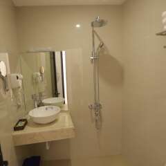 Отель Madam Moon Guesthouse Вьетнам, Ханой - отзывы, цены и фото номеров - забронировать отель Madam Moon Guesthouse онлайн ванная фото 2