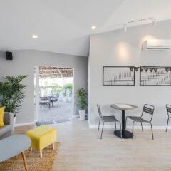 Отель Common Inn интерьер отеля фото 2