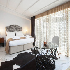 Отель Chiconomy Suites комната для гостей фото 5