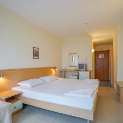 Hotel Delfin Солнечный берег сейф в номере