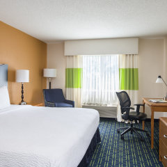 Fairfield Inn & Suites Grand Rapids in Grand Rapids, United States of America from 126$, photos, reviews - zenhotels.com guestroom photo 3