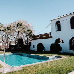 Отель Cortijo Santa Clara с домашними животными