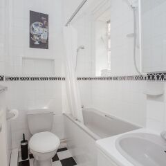 Апартаменты Bright 2 Bedroom Apartment Near Regents Park ванная фото 2