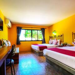 Отель The Castello Resort сейф в номере