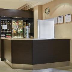 Отель Holiday Inn Express London Victoria гостиничный бар