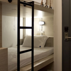 Luz Hostel Бангкок бассейн