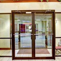 Отель Days Inn & Suites Louisville Airport SW балкон