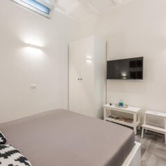 Отель Suite M8 bari city centre Бари комната для гостей фото 2