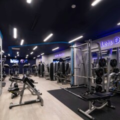Отель Ramada and Suites by Wyndham Yerevan фитнесс-зал фото 2
