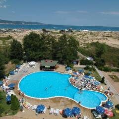 Hotel Delfin Солнечный берег бассейн