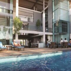 Legend Hotel Lagos Airport, Curio Collection by Hilton бассейн фото 2