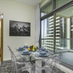 Отель MaisonPrive Holiday Homes - Iris Blue в номере