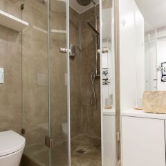 Апартаменты Moniz Blue One-Bedroom Apartment - by LU Holidays ванная