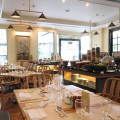 Cape House Hotel and Serviced Apartments Бангкок питание