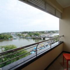 Отель Choy's Waterfront Residence балкон