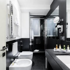 Hotel Mancino 12 in Rome, Italy from 383$, photos, reviews - zenhotels.com bathroom photo 2