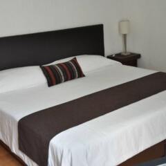 Отель Grupo Kings Suites Magnolia Мехико сейф в номере