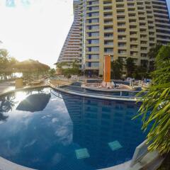 Отель Playa Suites бассейн