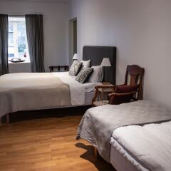 Отель Stora Herrestad B&B сейф в номере