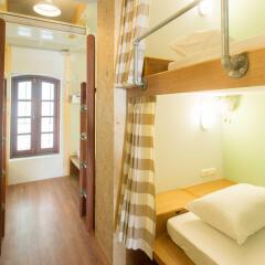 Barn And Bed Hostel Бангкок ванная