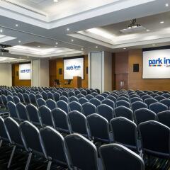 Отель Park Inn by Radisson London Heathrow с домашними животными