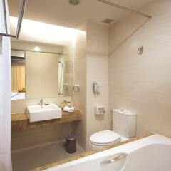 Отель TTC Hotel Premium – Michelia Вьетнам, Нячанг - 1 отзыв об отеле, цены и фото номеров - забронировать отель TTC Hotel Premium – Michelia онлайн ванная