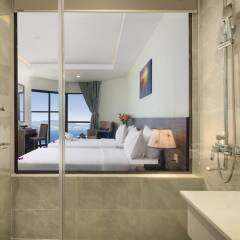 Отель Xavia Hotel Вьетнам, Нячанг - 1 отзыв об отеле, цены и фото номеров - забронировать отель Xavia Hotel онлайн ванная
