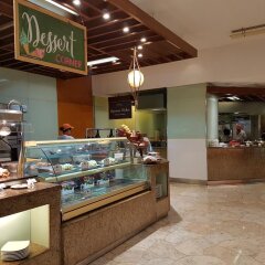 Отель Marco Polo Plaza Cebu Филиппины, Лапу-Лапу - отзывы, цены и фото номеров - забронировать отель Marco Polo Plaza Cebu онлайн питание фото 3