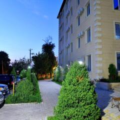 Rich Hotel Бишкек парковка