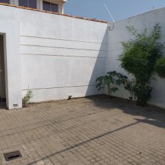Отель Marine Tourist Beach Guest House Negombo Beach парковка