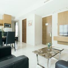 Отель Thomson Residence Бангкок комната для гостей фото 3