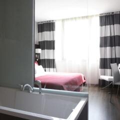 Отель & Spa Villa Olímpic@ Suites Испания, Барселона - 3 отзыва об отеле, цены и фото номеров - забронировать отель & Spa Villa Olímpic@ Suites онлайн ванная фото 2