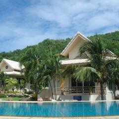 Отель Nangpaya Resort бассейн