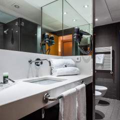 Отель Exe Prisma Hotel Андорра, Эскальдес-Энгордань - отзывы, цены и фото номеров - забронировать отель Exe Prisma Hotel онлайн ванная фото 2