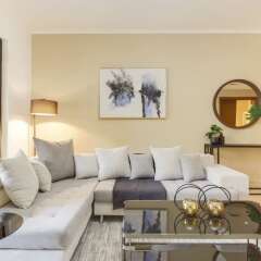 Отель Newly Furnished Family Home Near Burj Khalifa! Дубай комната для гостей фото 4