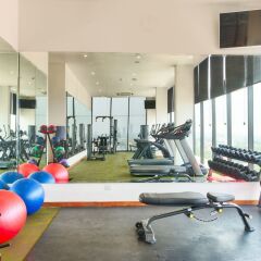 Отель Jetwing Colombo Seven фитнесс-зал