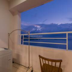 Апартаменты Handy Beachfront Apartment Нячанг балкон