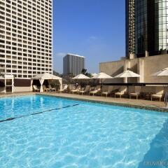 Отель The Westin Bonaventure Hotel & Suites США, Лос-Анджелес - отзывы, цены и фото номеров - забронировать отель The Westin Bonaventure Hotel & Suites онлайн бассейн фото 2