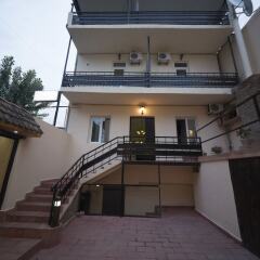 Отель Log Inn Boutique Тбилиси фото 2